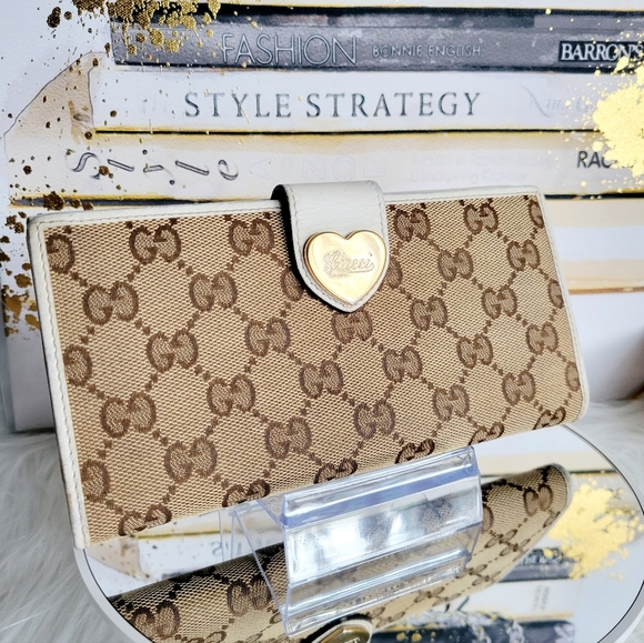Gucci Handbags - GUCCI Heart Plate GG canvas beige/cream Continental Wallet Vintage in GUC